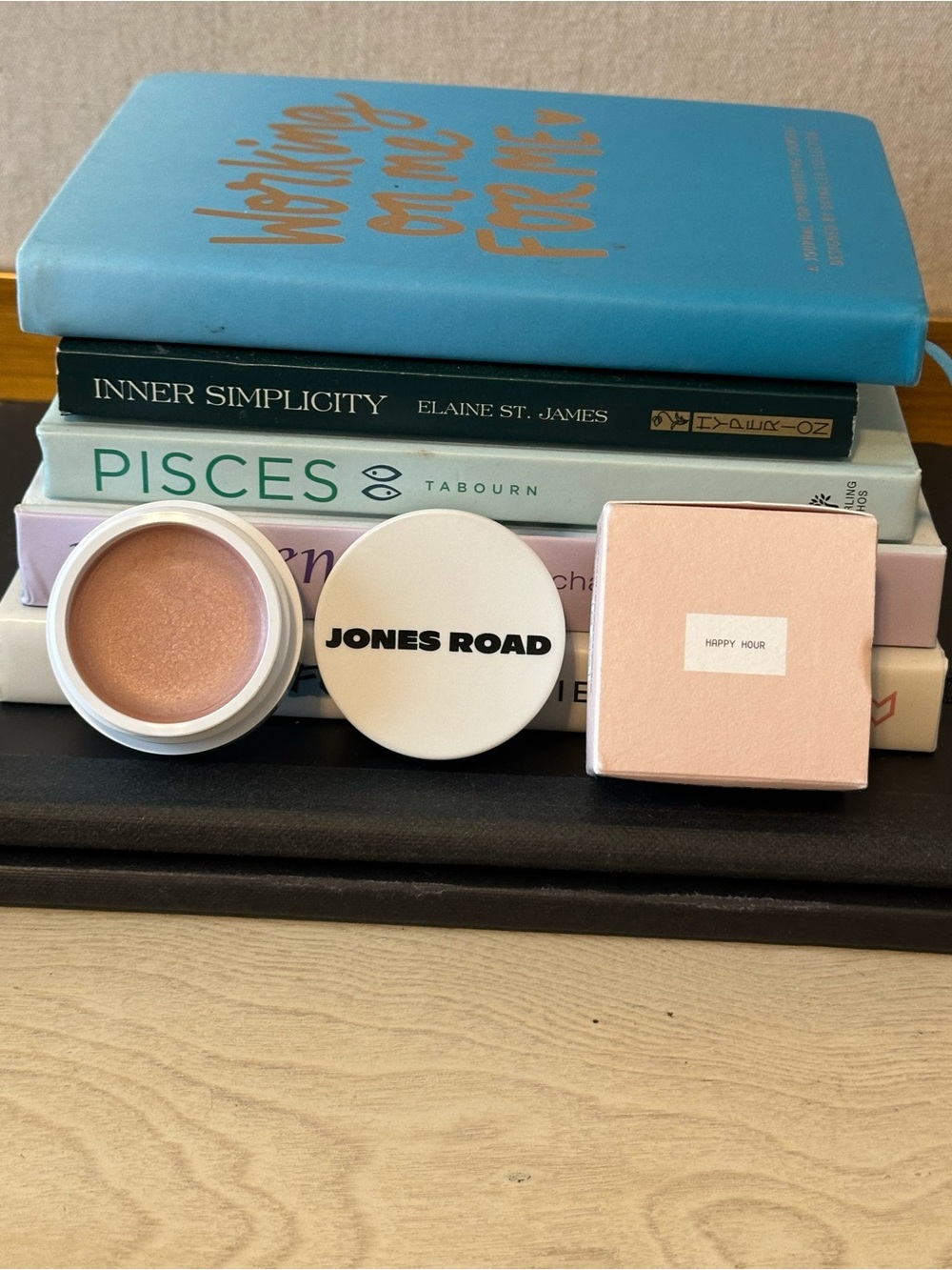 Jones Road Happy Hour Cream Blush - Peachy Pink Compact